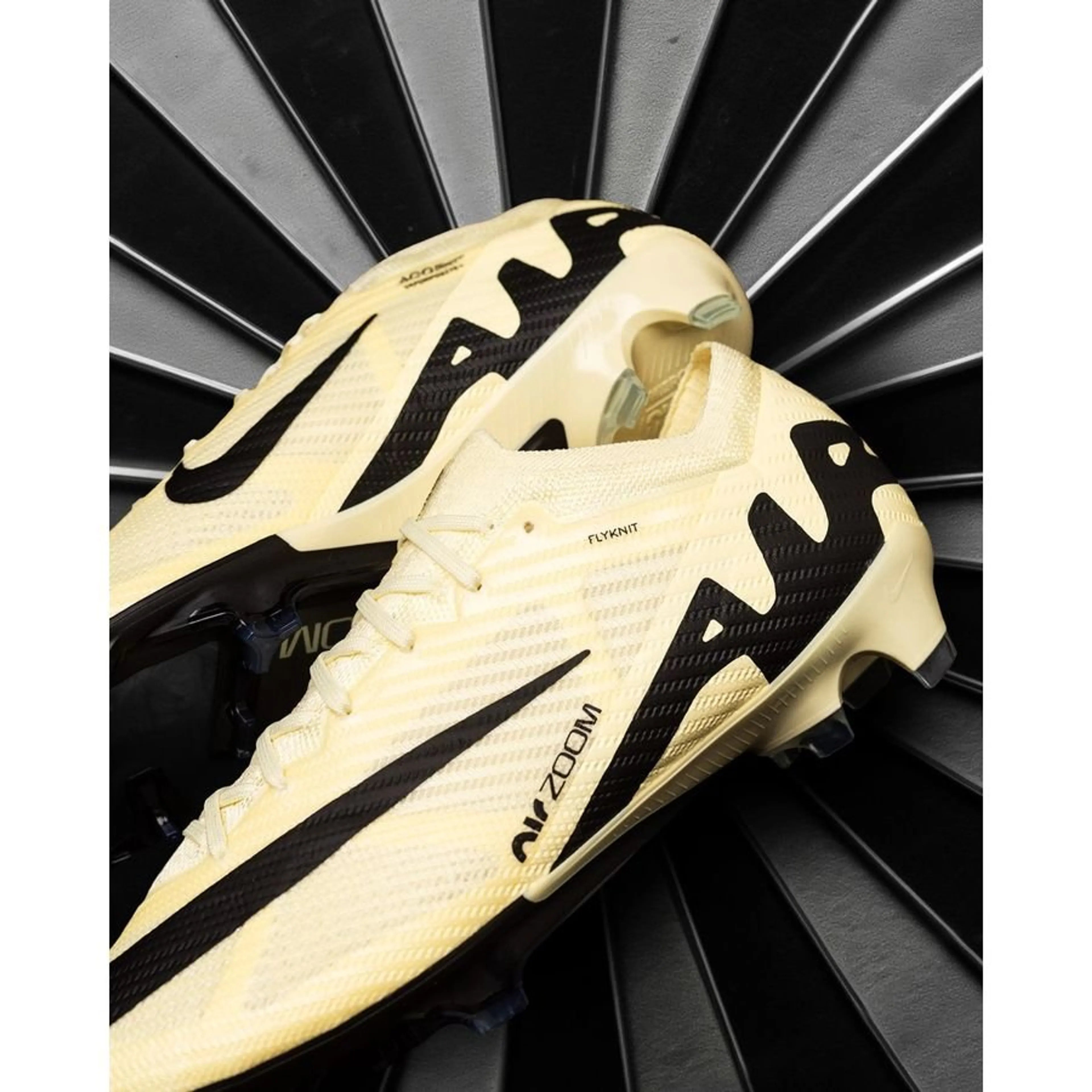 Mercurial Vapor 15 Elite AG-Pro " Mad Ready " Pack