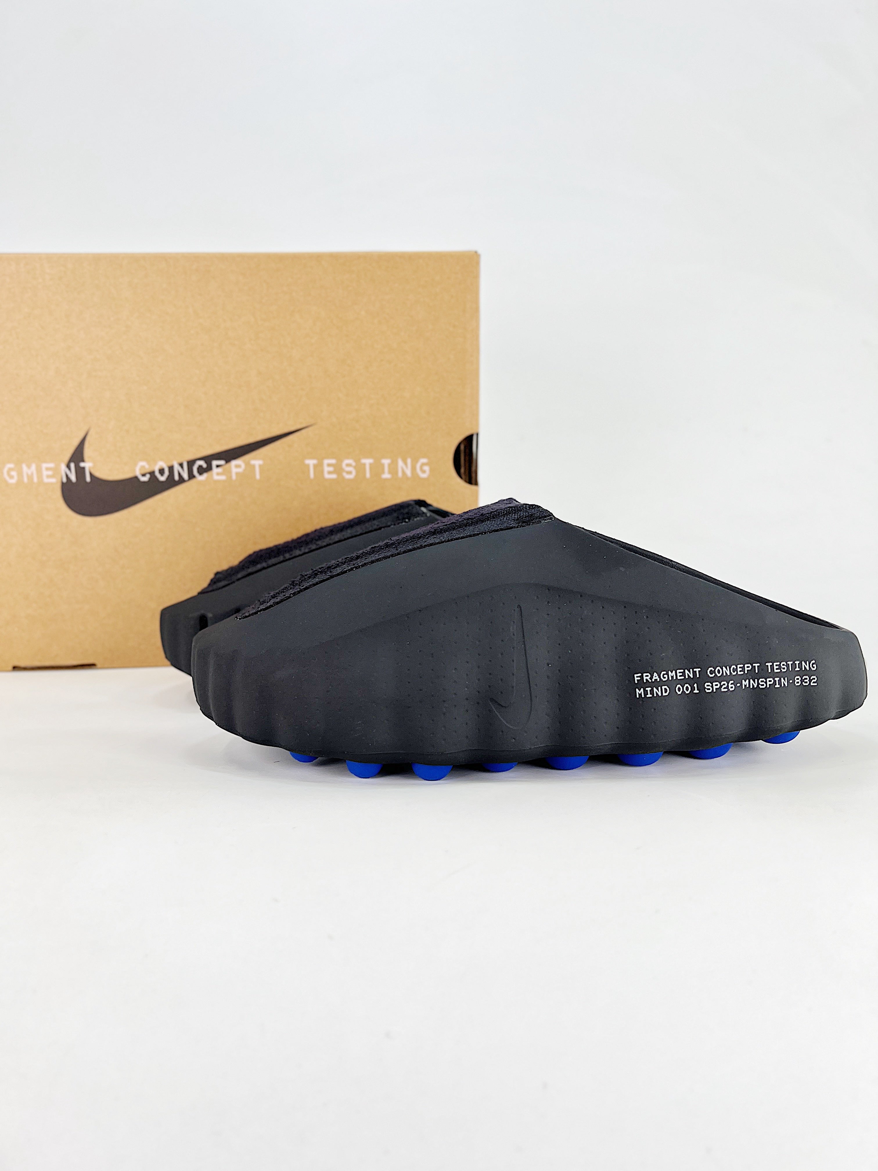 Sneakers Mind 001 - Slide x Fragment Noire