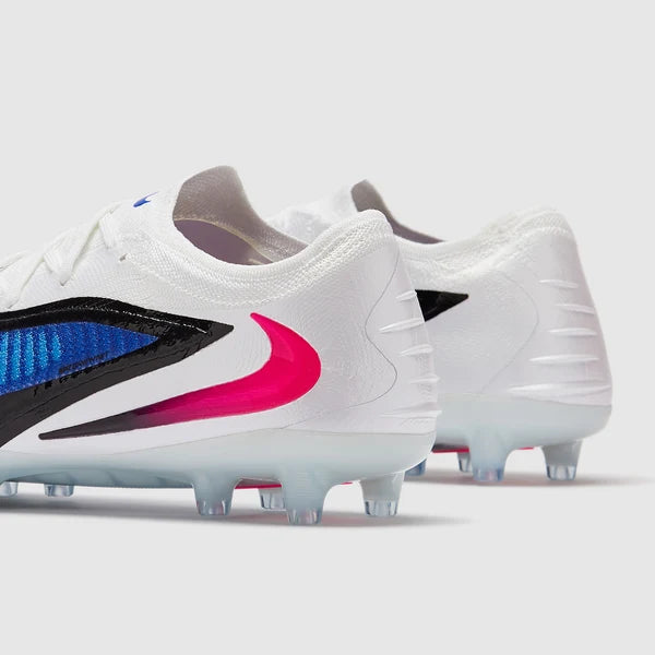 Phantom 6 Elite Low Cut AG-Pro " Attack " Pack