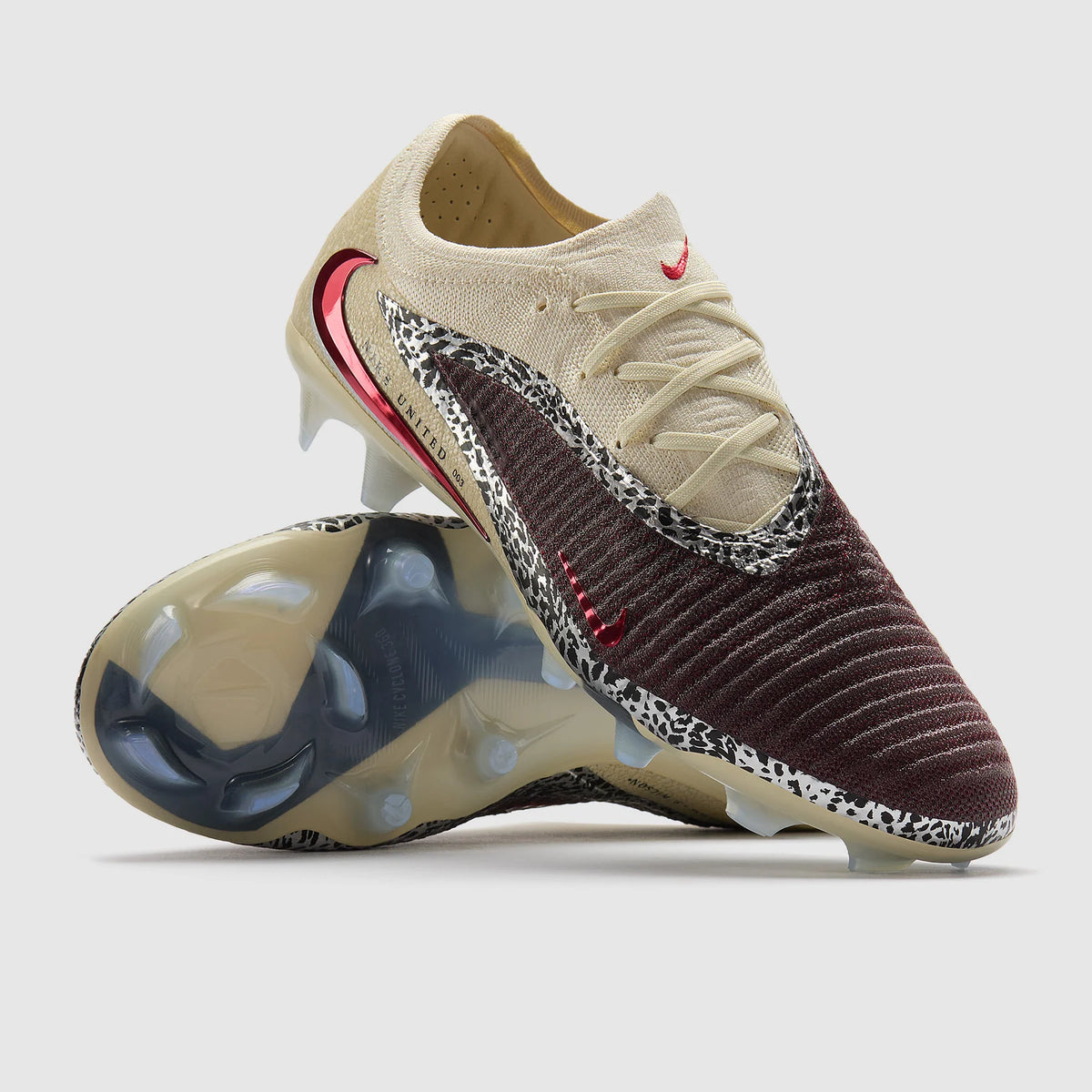 Phantom 6 Elite Low Cut FG " United " Pack