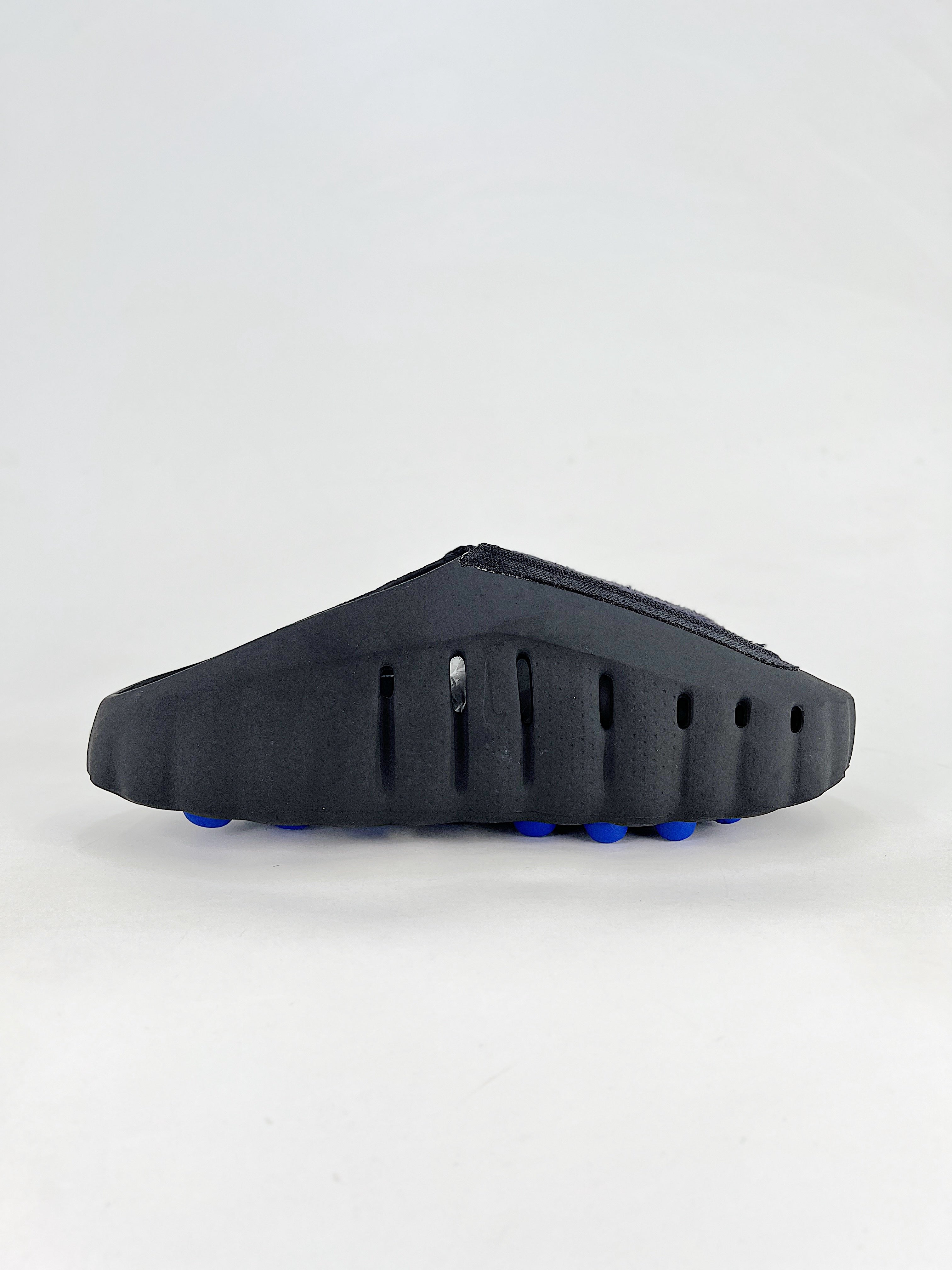 Sneakers Mind 001 - Slide x Fragment Noire