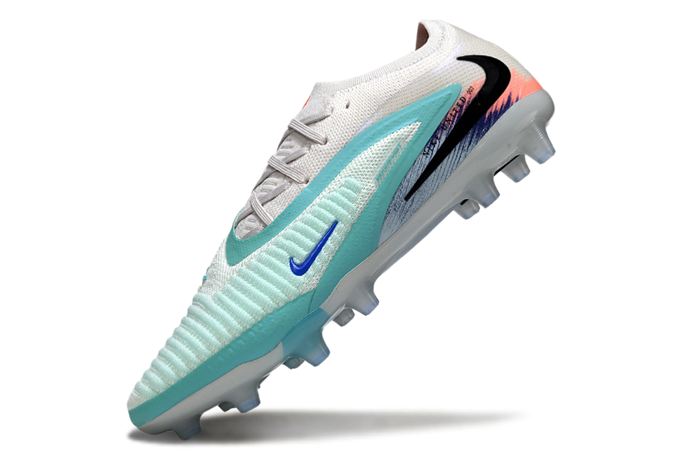 Phantom 6 Elite Low Cut AG-Pro " United " Pack